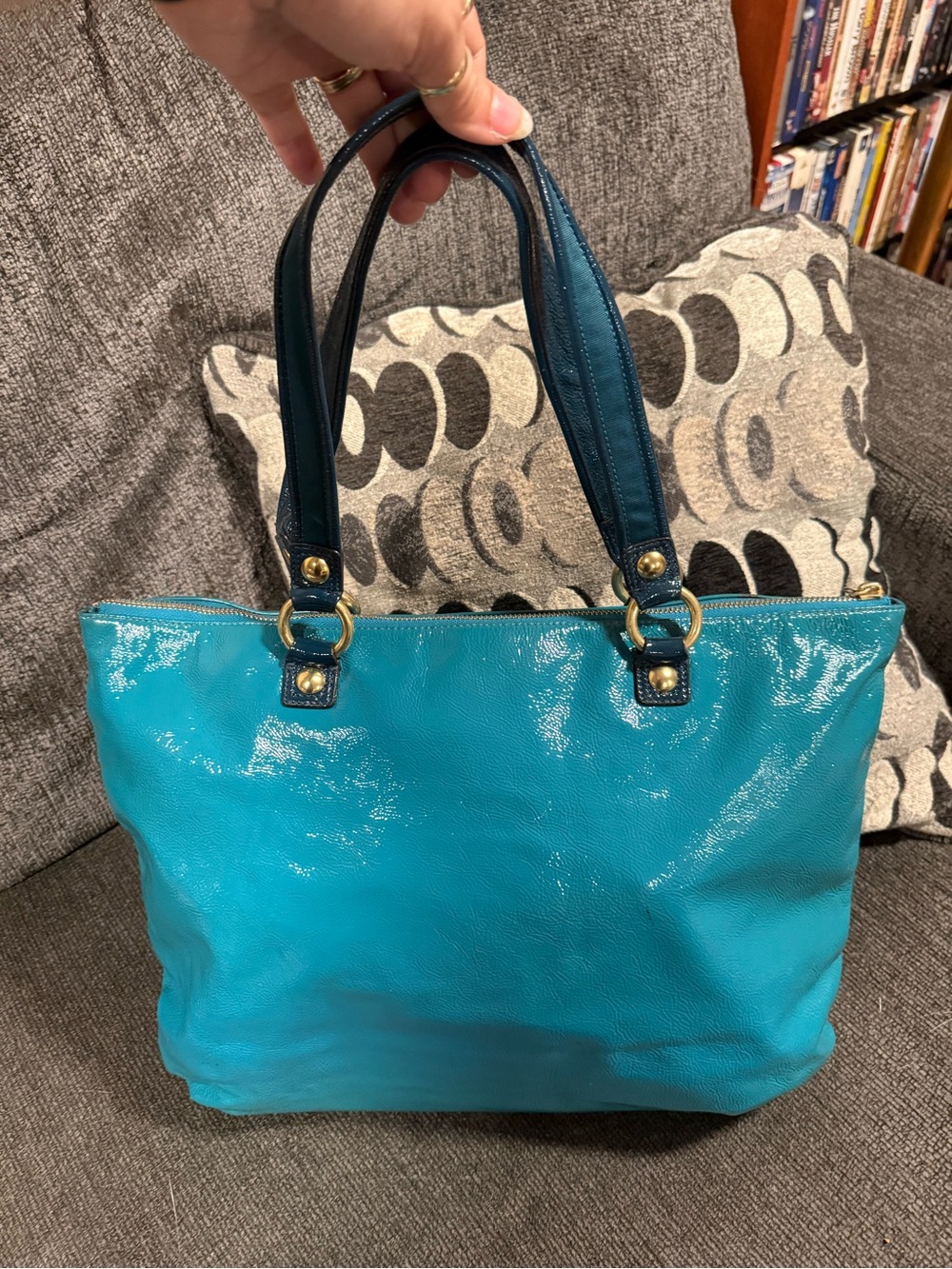 VINTAGE COACH POPPY PATENTED LEATHER SHOULDER BAG